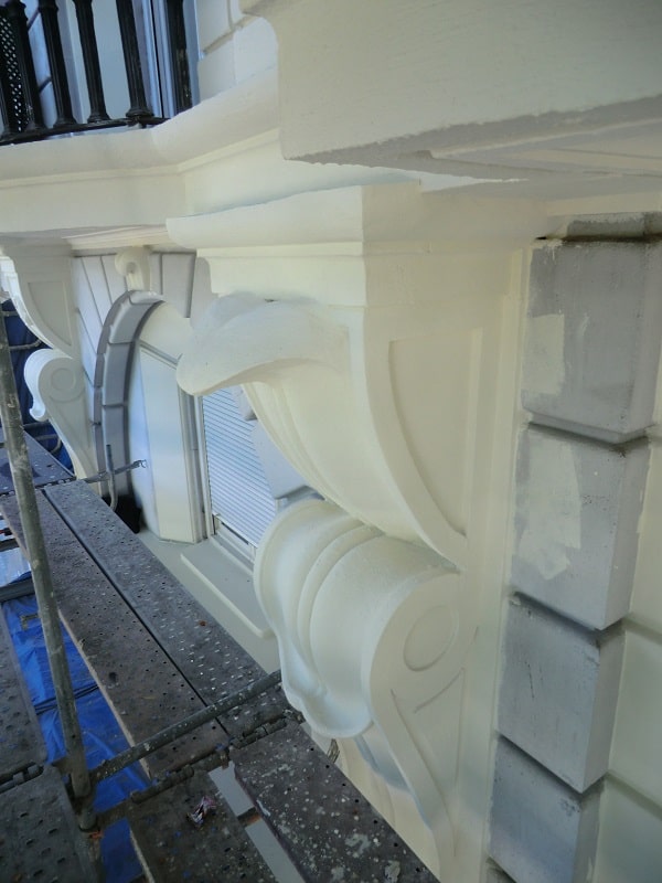 Reconstrucción y reparación de elementos ornamentales fachadas Madrid