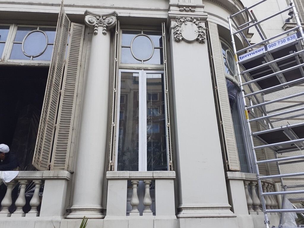 Restauración de ventanas embajada ITALIANA