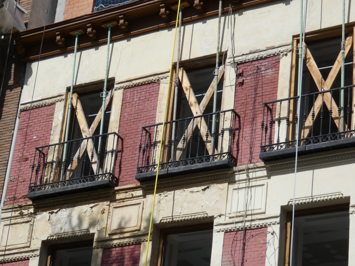 Restauración de fachada protegida en Madrid 3 11
