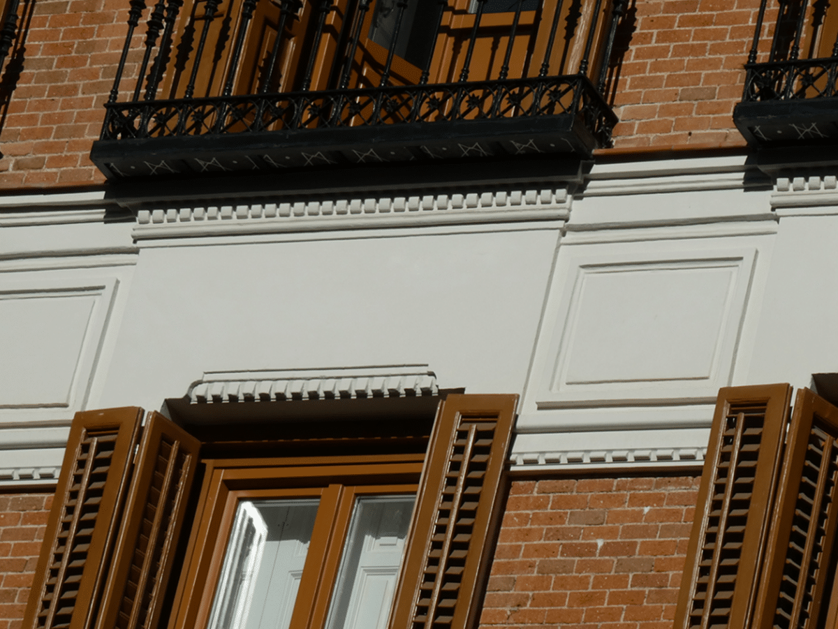Restauración de fachada protegida en Madrid 12 16