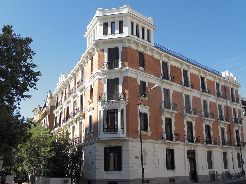 Restauracion fachadas Madrid 12 rehabilitación de fachada en edificio en esquina en Madrid