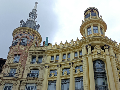restauracion fachada emblematica Madrid Edificio histórico rehabilitado en Madrid con fachada ornamental restaurada