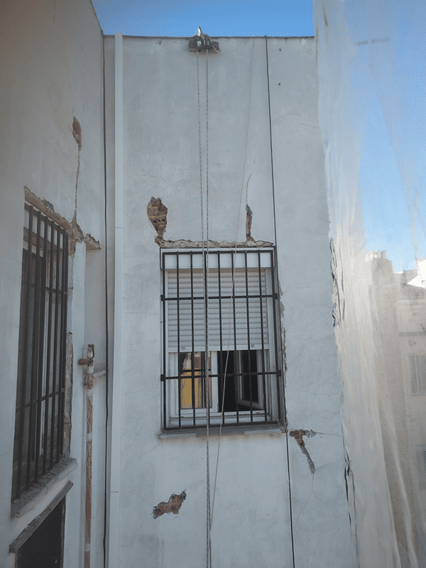 Restauración de fachadas y patios en Cuatro Caminos 12 Restauración de fachada principal Cuatro caminos