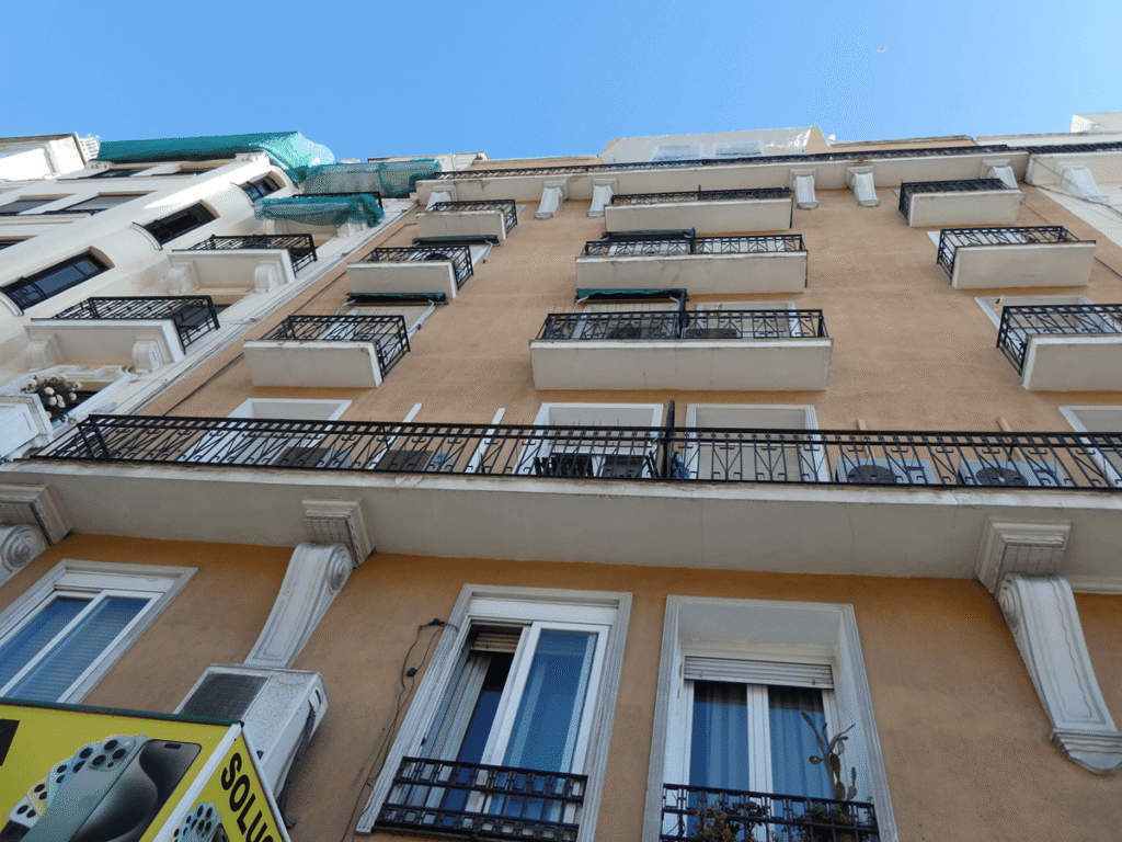 Restauración de fachadas y patios en Cuatro Caminos 4 Restauración de fachada principal Cuatro caminos