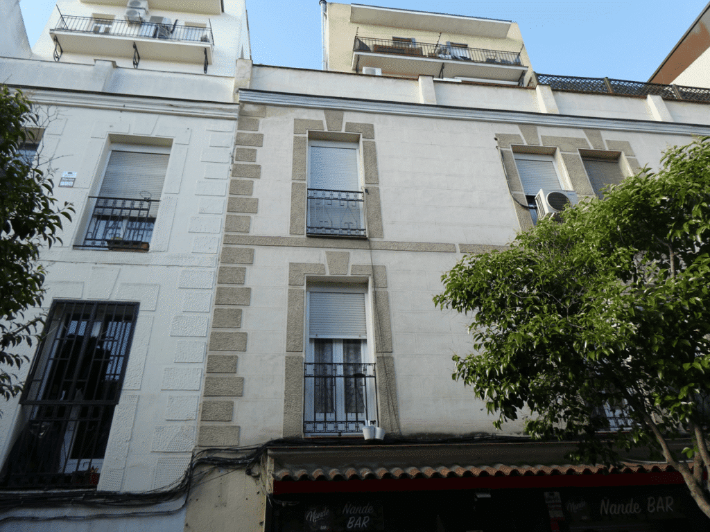 Restauración de fachadas y patios en Cuatro Caminos 6 Restauración de fachada principal Cuatro caminos
